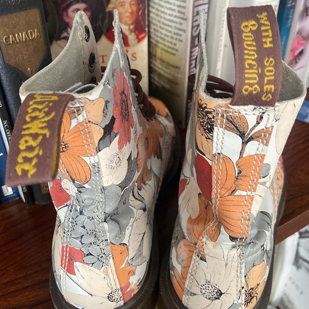 RARE! Dr. Martens 1460 Pascal Boot Floral Sand Sable Botanic Leather W Size 7 - Picture 7 of 15